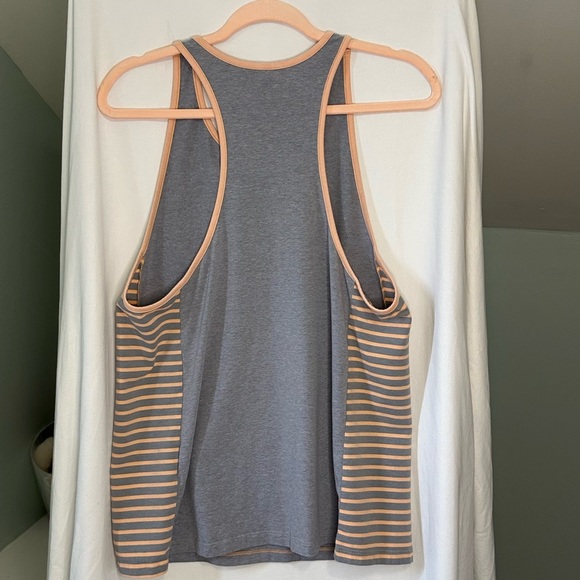 Under Armour Gym Life Gray and light orange/peach Gym Tank Top Size Large - Picture 3 of 7